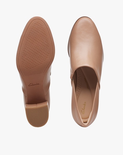 Clarks hotsell nude shoes