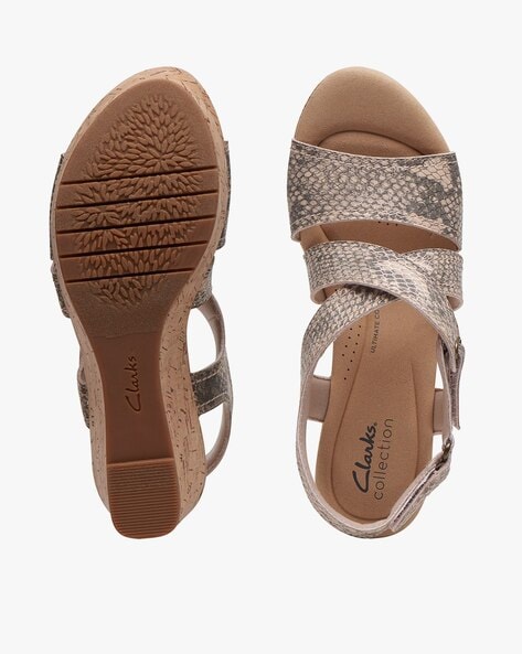 Clarks hot sale comfy sandals