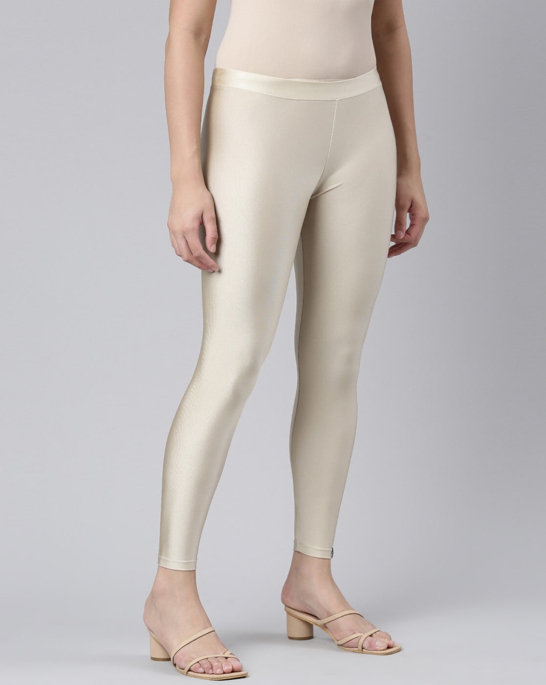 Mid Waist Women's White Zegging - Stylish, Comfy Leggings for Every  Occasion, Casual Wear, Slim Fit at Rs 500 in Ludhiana