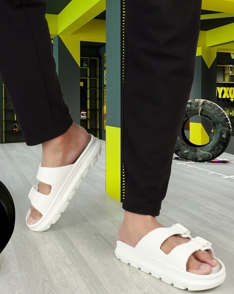 Mens Summer Hollow Chunky Sandals Women Korean Fashion Sports Trend With  Popcorn Design, Increase Temperament, White Color Size 230628 From Mu08,  $32.19 | DHgate.Com