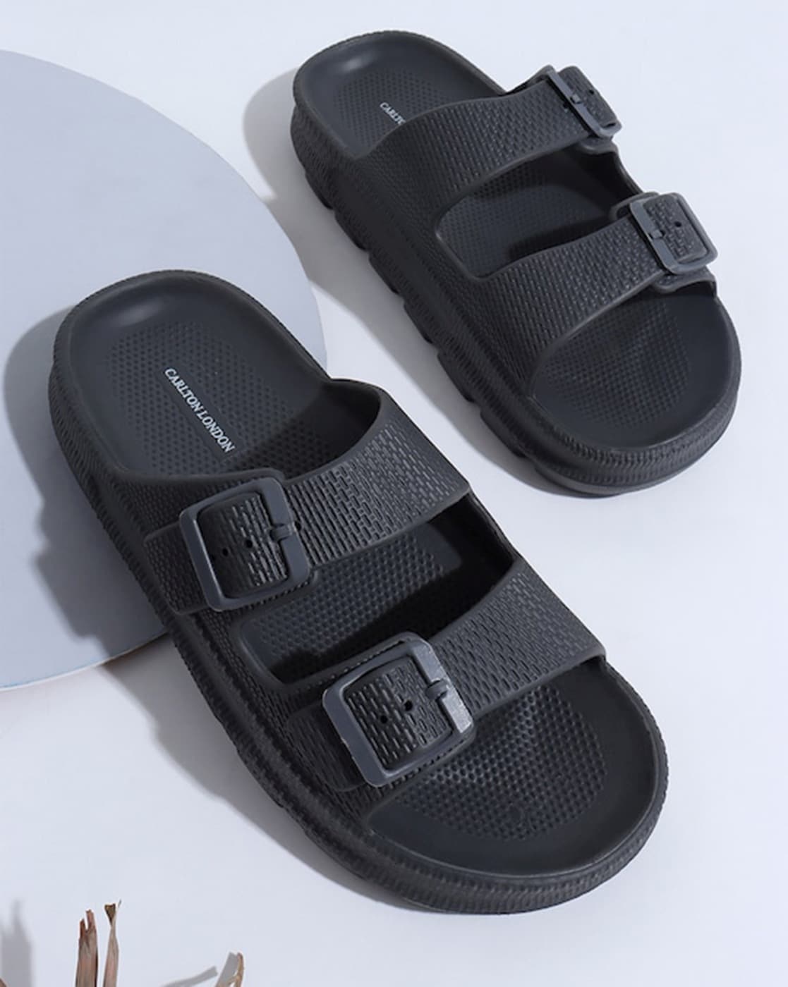 Naguisa Manto Sandals - Dark Grey | Garmentory