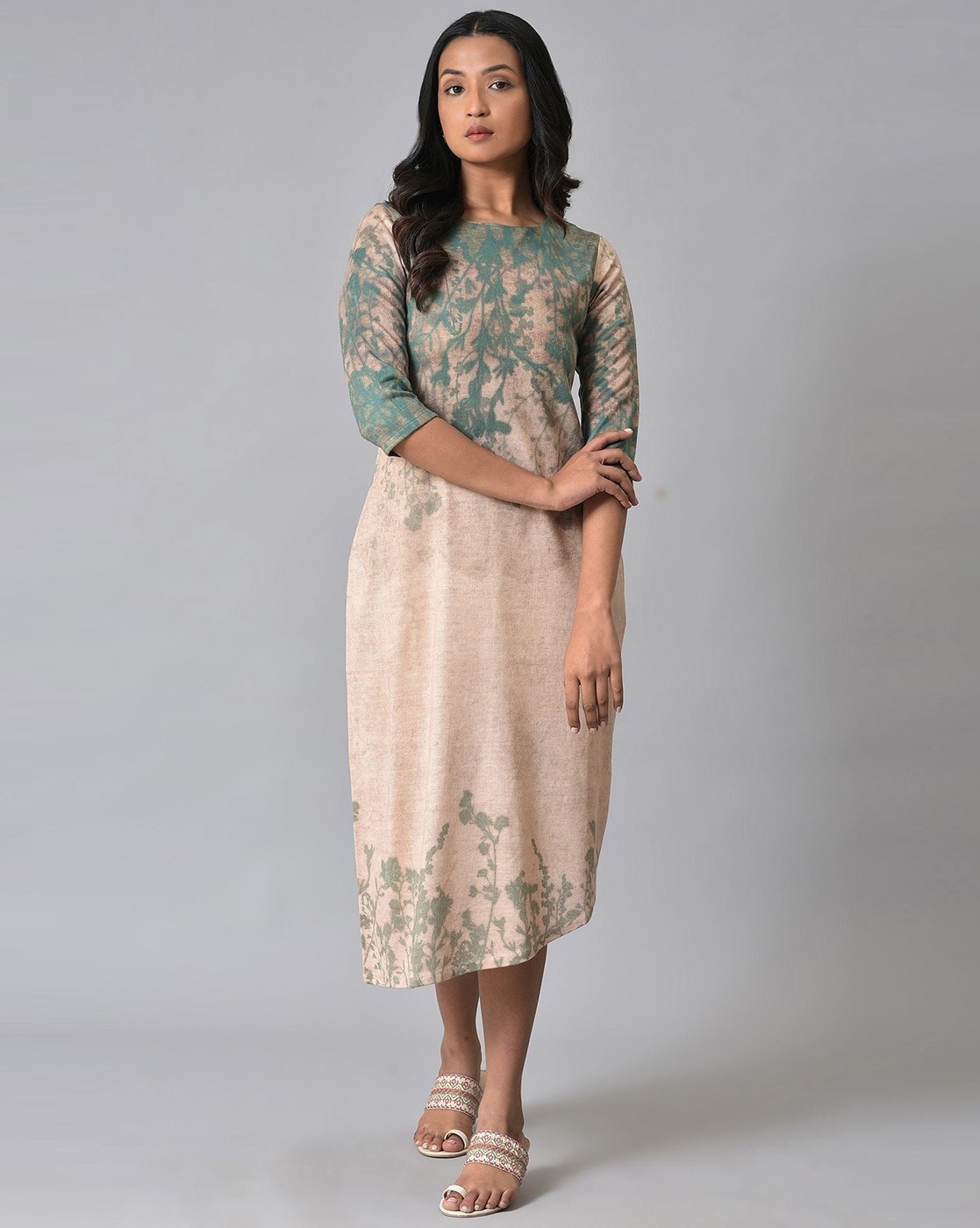 Buy Pink Kurta Suit Sets for Women by Amira's Indian Ethnic Wear Online |  Ajio.com
