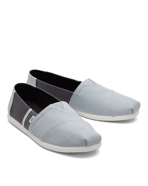 Mens toms classic hot sale slip on casual shoe