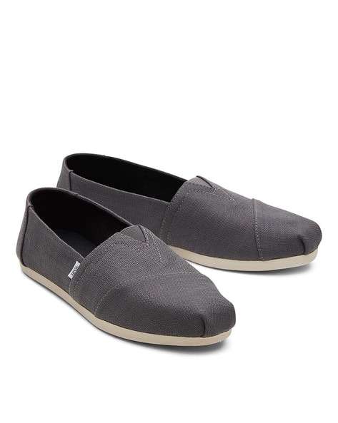 Cheap deals toms online