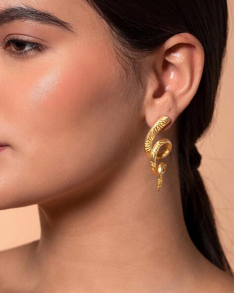 Raw Silk Cartilage Bar Earring | 14K Gold Fill – Melanie Golden Jewelry