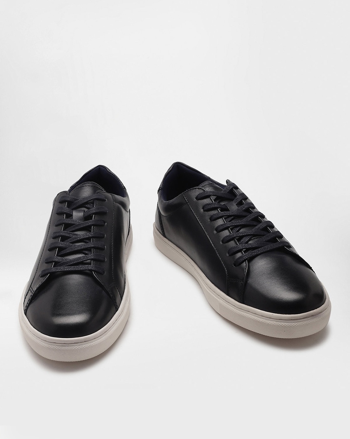 Update 128+ black leather sneakers