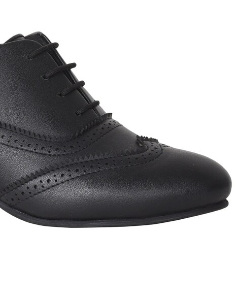 Womens Genuine Leather Brogue Boys Dress Shoes With Lace Up Flat Heels,  Round Toe, Patent Black Oxford, Casual And Big Size 45 230823 From Hu06,  $41.16 | DHgate.Com