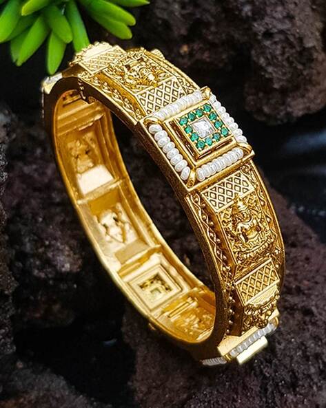 Modern Look Broad Kundan Bracelet For Parties By Gehna Shop