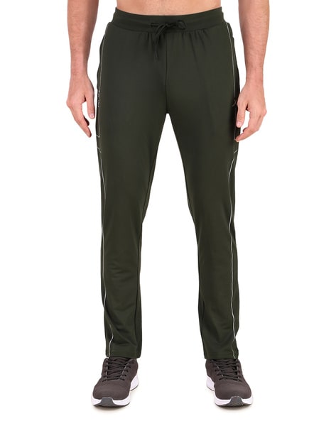 Buy Jockey AM05 Men Super Combed Cotton Rich Fabric Slim Fit Joggers with  Zipper Pockets - Olive online