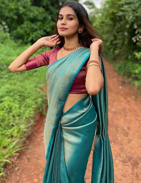 Buy Kanjivaram Soft Silk Sarees for Women Online from India's Luxury  Designers 2024