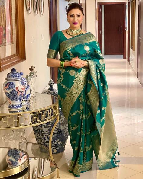 Tejasswi Prakash's Regal Look In A Green Bandhini Silk Saree Is A Perfect  Pick For Your Bestfriend's Mehendi Ceremony