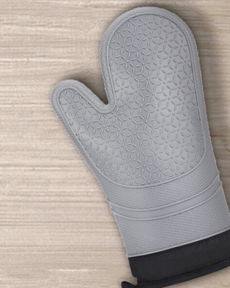 at Home Grey Silicone Oven Mitt