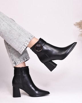 Black pointed chelsea boots womens online