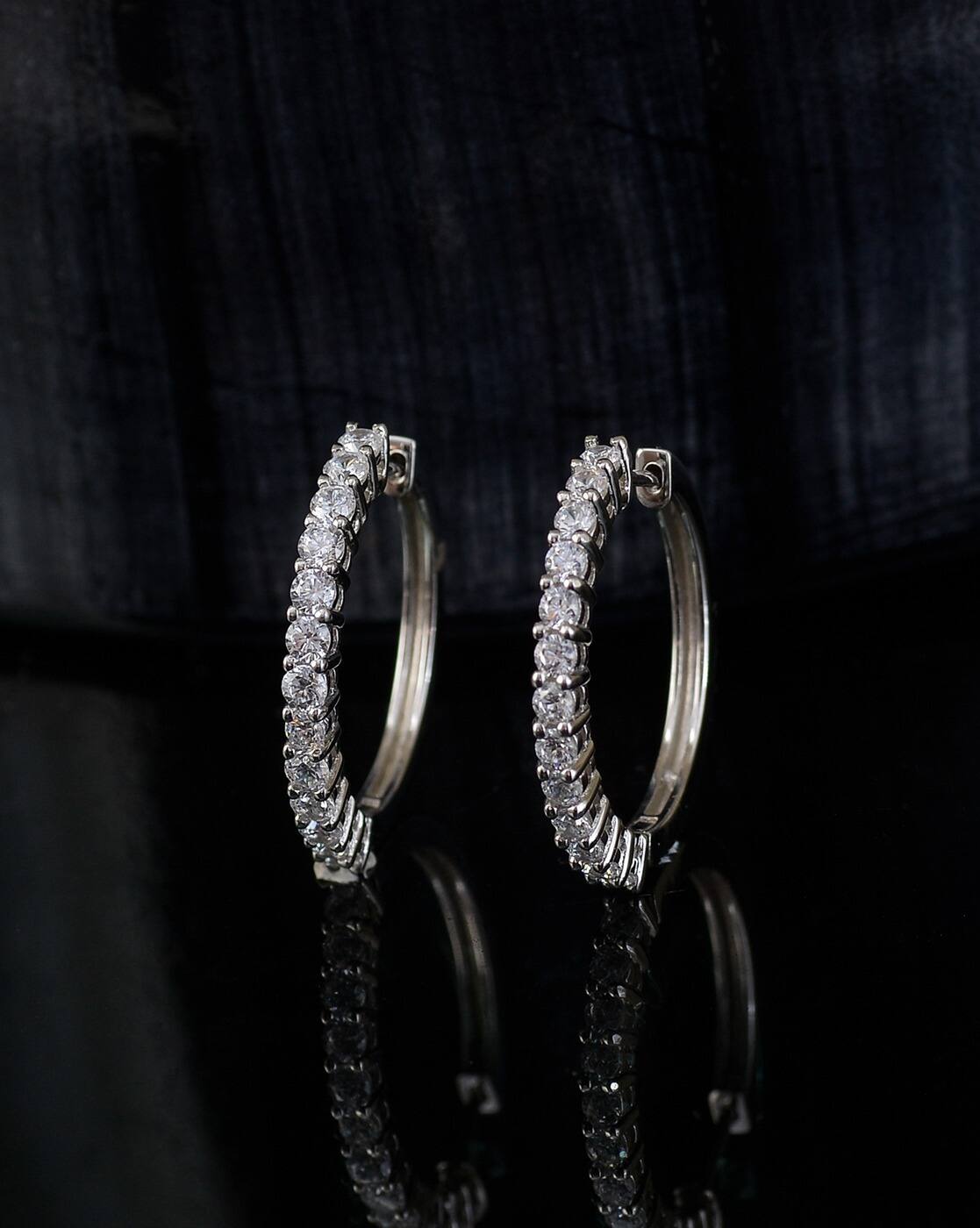 Discover 81+ silver diamond hoop earrings 3tdesign.edu.vn