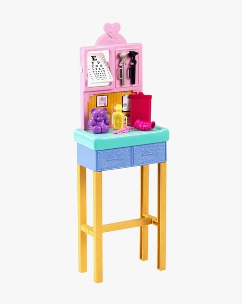 Barbie playset hot sale pediatra