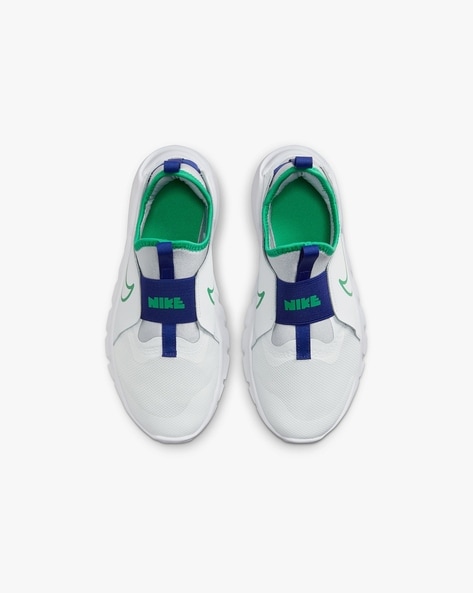 Baby nike best sale shoes white