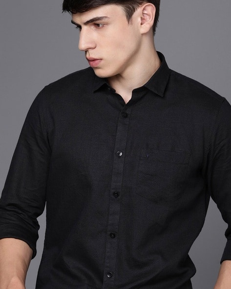 Men Slim Fit Shirt with Patch Pocket