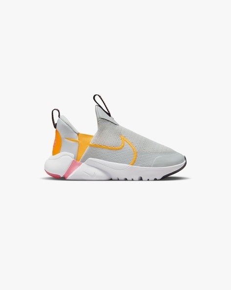 Slip on hot sale nikes boys