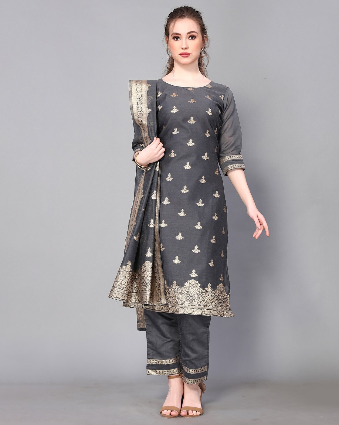 Grey floral printed kurta with pants - set of two by Desi Doree