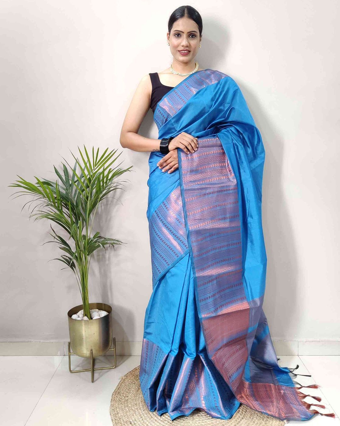 Woebegone Navy Blue Cotton Silk Saree With Mesmerising Blous