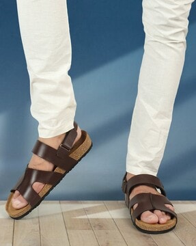 Carlton london chappal top