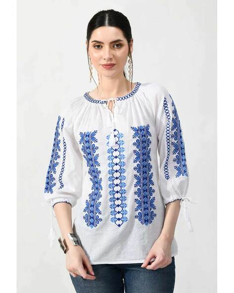 Embroidery Round-Neck Top