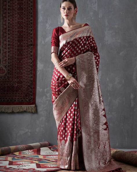 Handloom Black Pure Silk Kanjeevaram with Check body and Maroon border