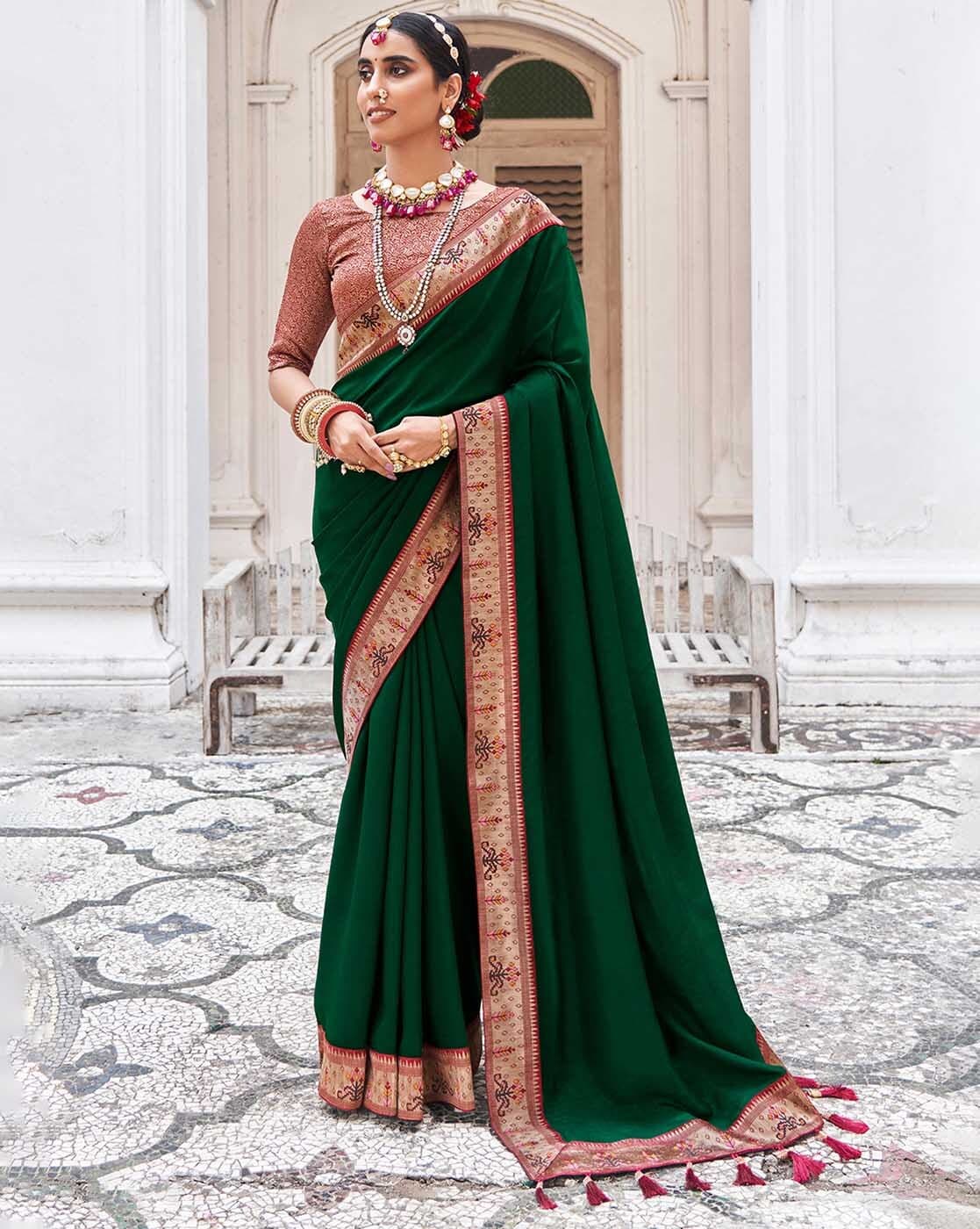 Emerald Green Georgette Pre-Stitched Saree Set Design by Paulmi & Harsh at  Pernia's Pop Up Shop 2024