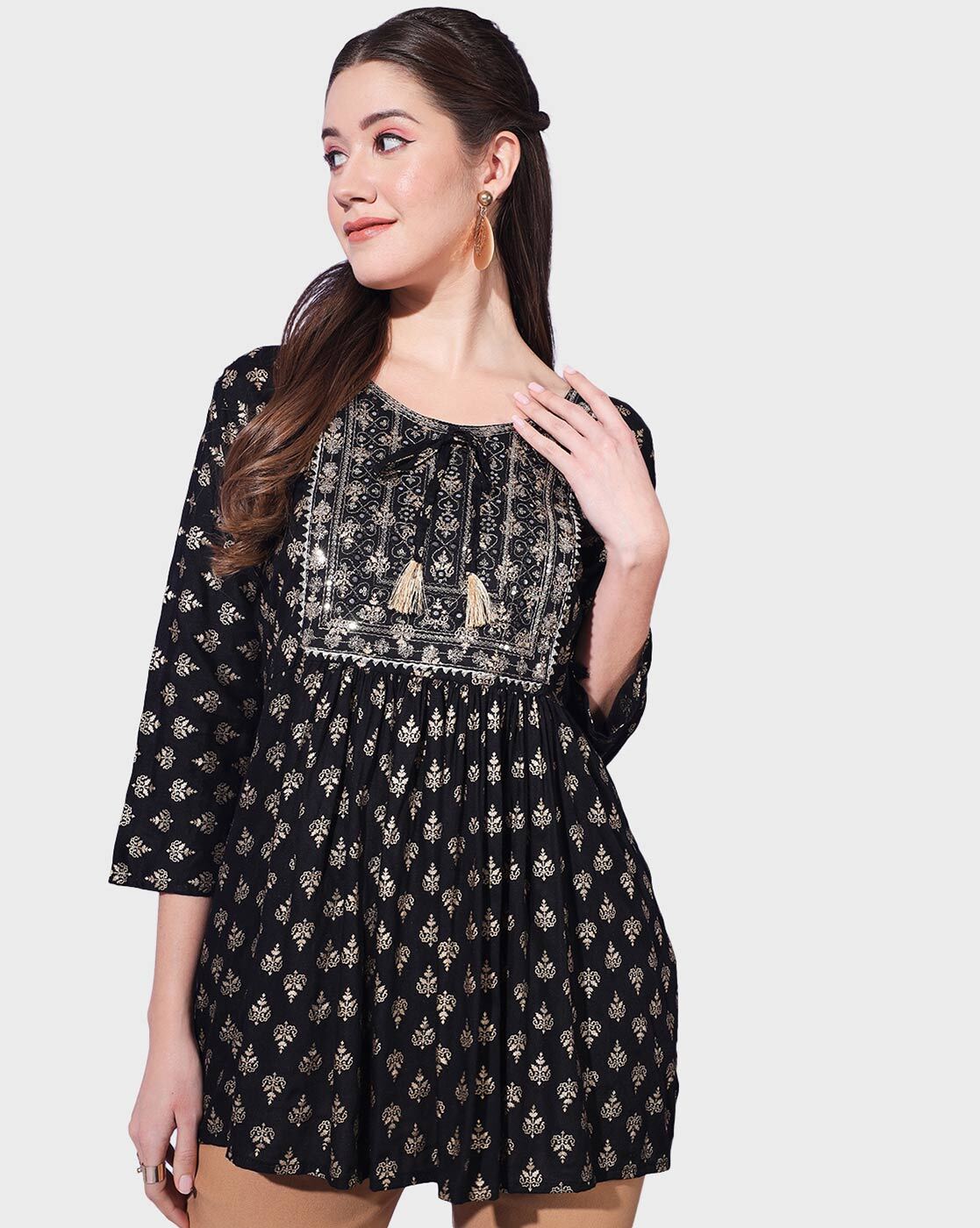 Buy Black Kurtis & Tunics for Women by Sitaram Designer Online