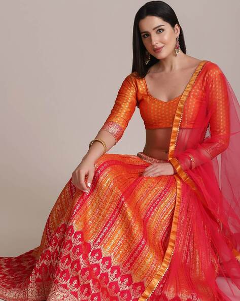 Kiara Advani looking gorgeous in Orange lehenga at her sister wedding! |  Fashionworldhub