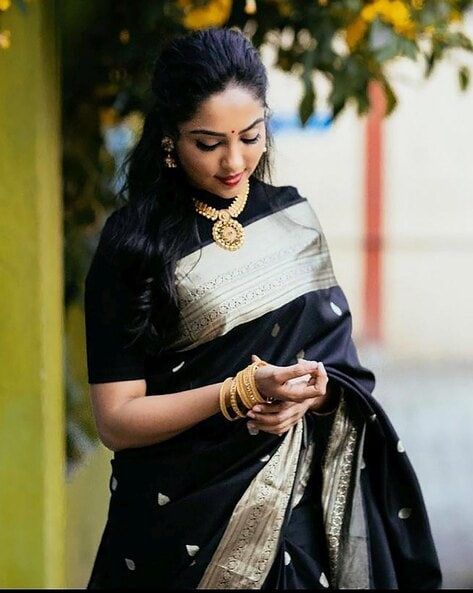 5 Celeb-inspired Black Sarees To Add To Your Wardrobe | HerZindagi