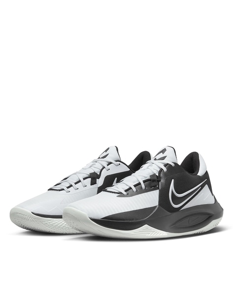 Nike black hotsell volleyball shoes