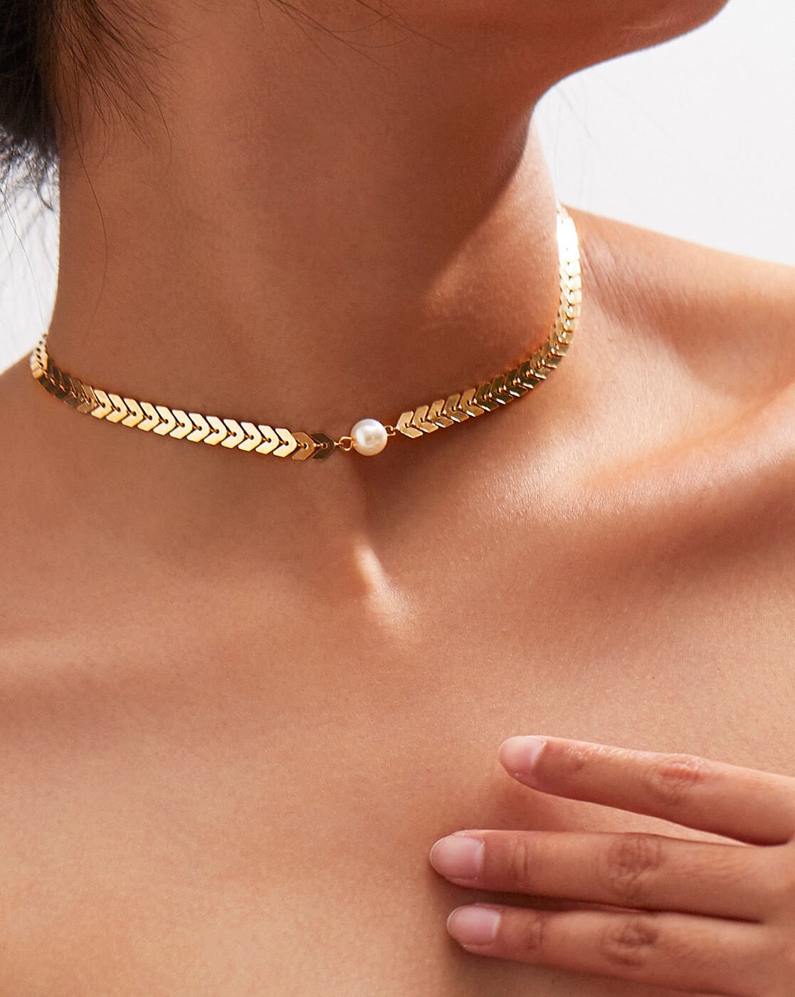 All gold choker best sale necklace