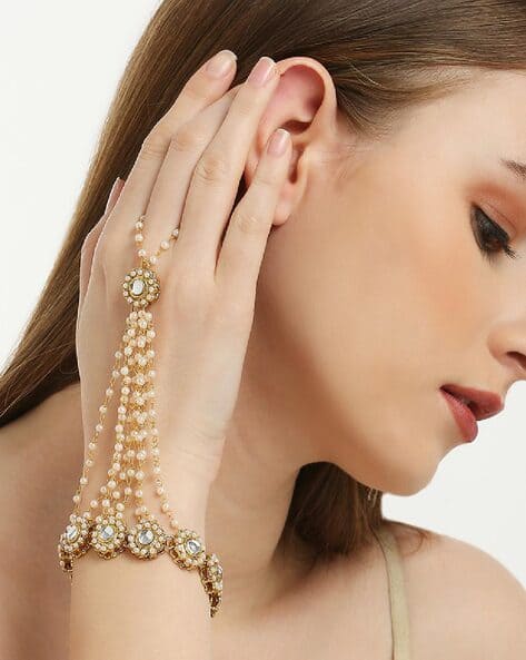 Oomph BDP22-Pearl-Studded Bracelet with Finger Chain