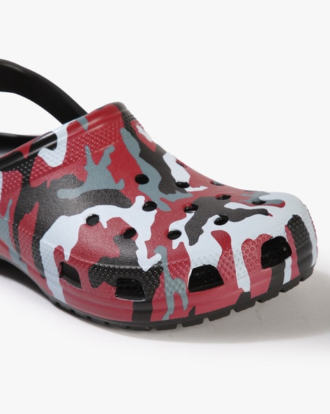 Army print online crocs