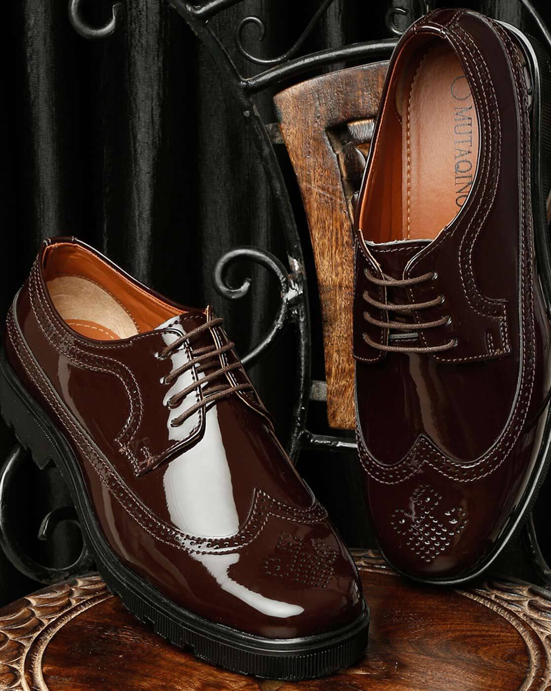 Men Round-Toe Lace-Up Brogues