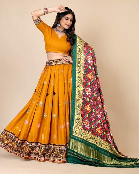 MDB 024179 ( Jaipuri Lehenga For Bride ) | Bridal lehenga online, Bridal  lehenga collection, Punjabi fashion