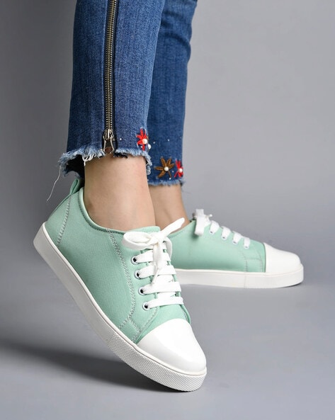 Discover 221+ sneakers for girls online super hot