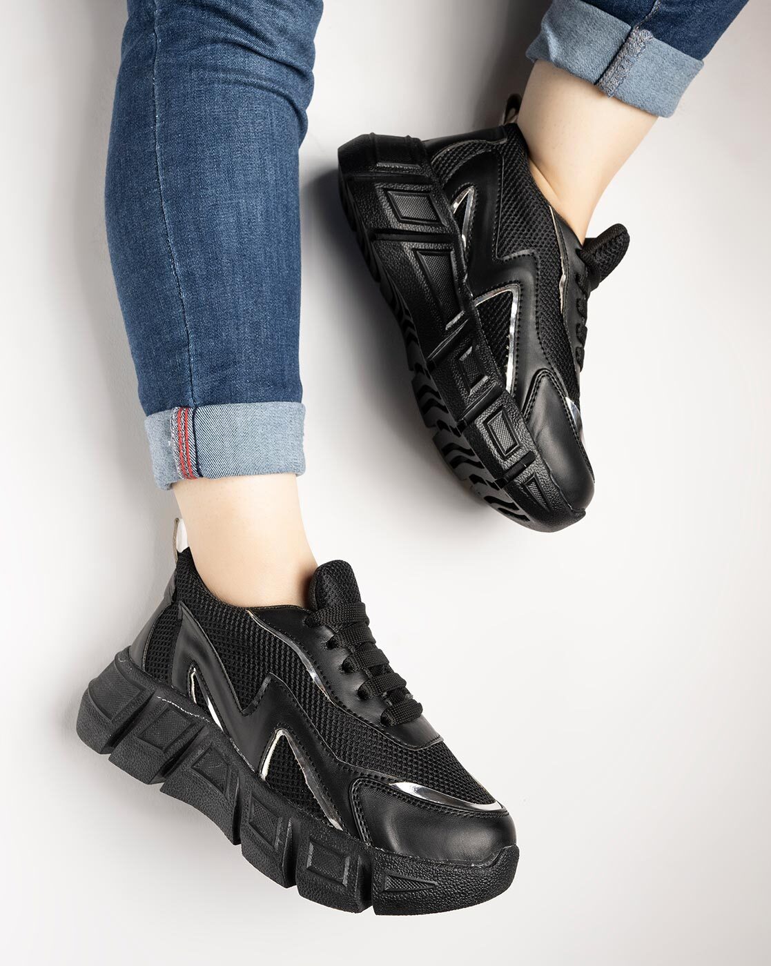 Discover 187+ black sneakers for girls super hot