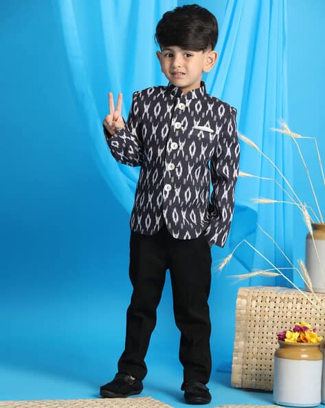 VASTRAMAY Ikat Print Bandhgala Suit with Welt Pocket