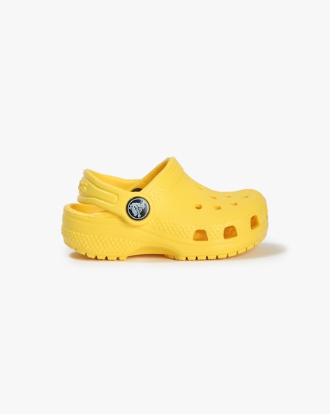 Yellow crocs best sale for boys