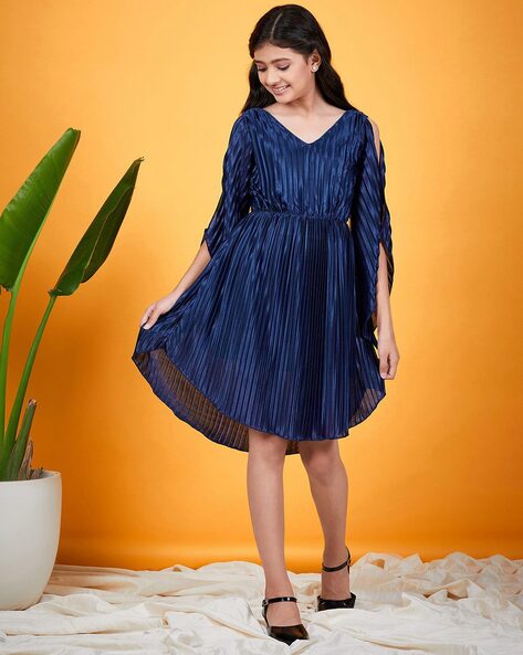 Dresses in best sale navy blue colour