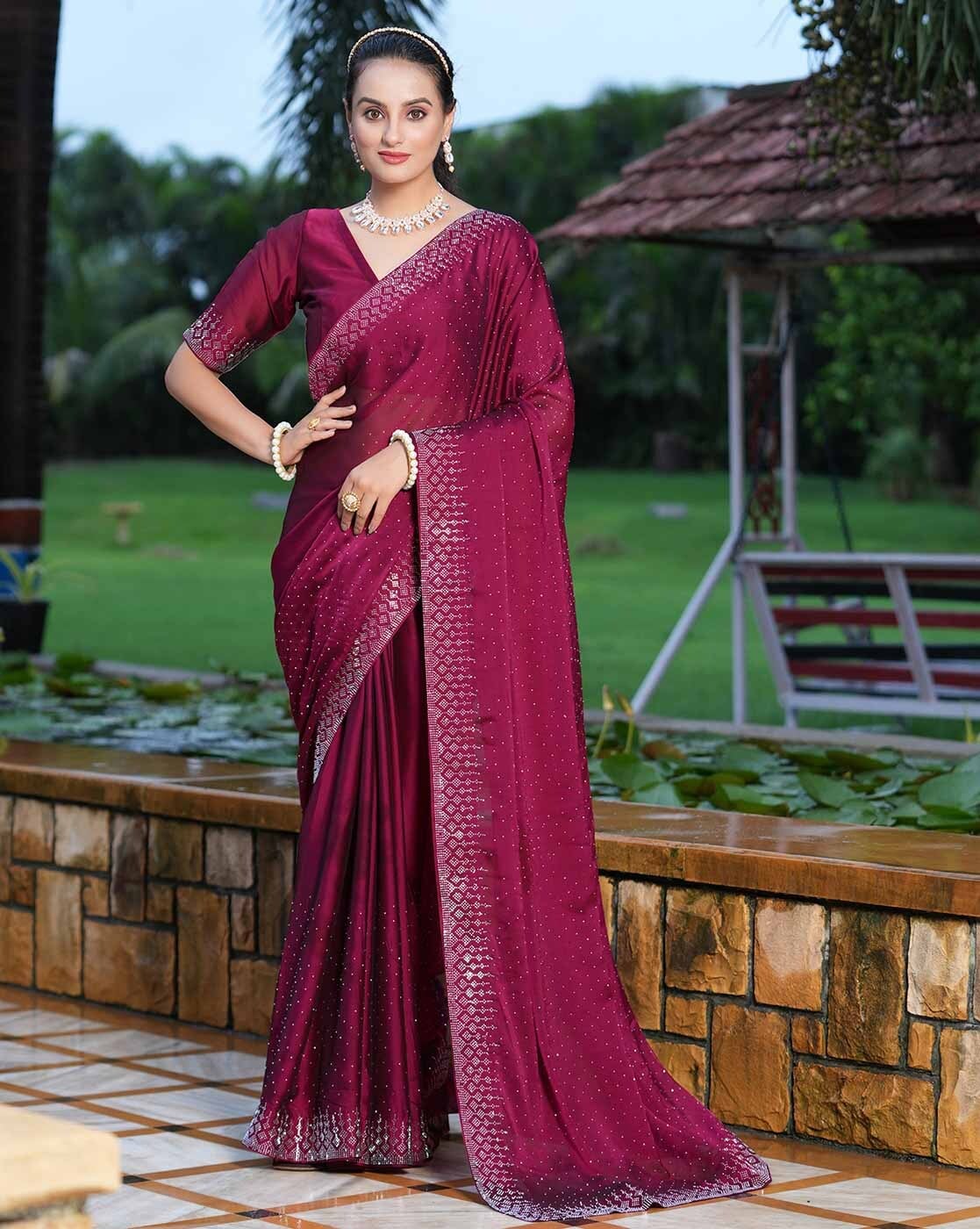 Border Traditional Saree With Heavy Stone Work, 6 m (with blouse piece) at  Rs 7095 in Delhi