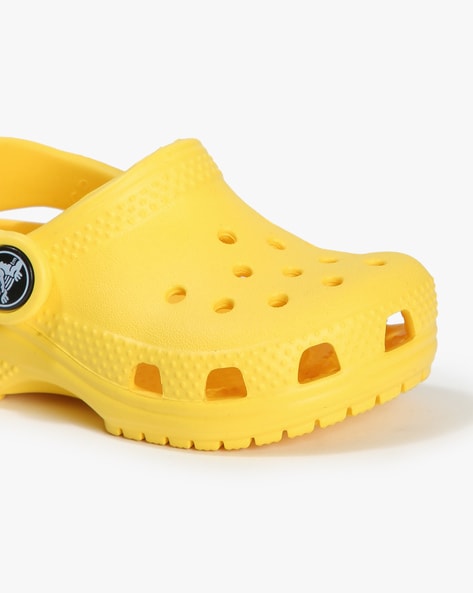 Yellow crocs for online boys