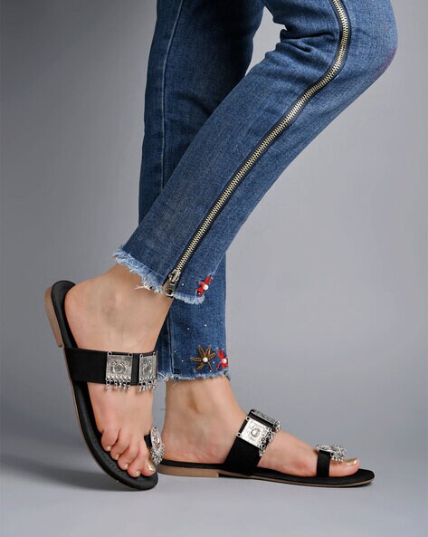 Guess toe hot sale ring sandals