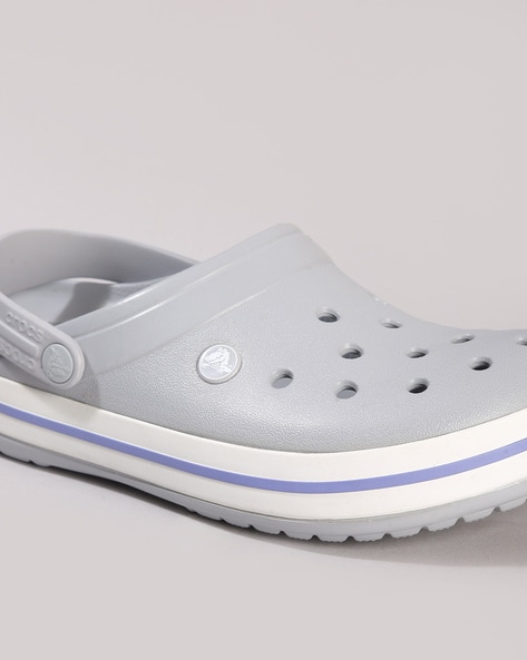 Crocs grise hot sale