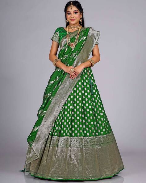 Banarasi Lehenga Dupatta Style