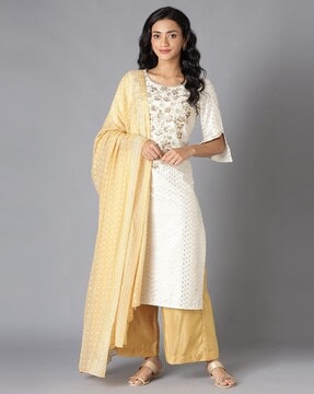 Aurelia off white on sale kurta