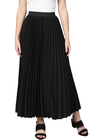 A Slightly Daring Crop Top and a Foil Pleated Maxi Skirt - What Lizzy Loves