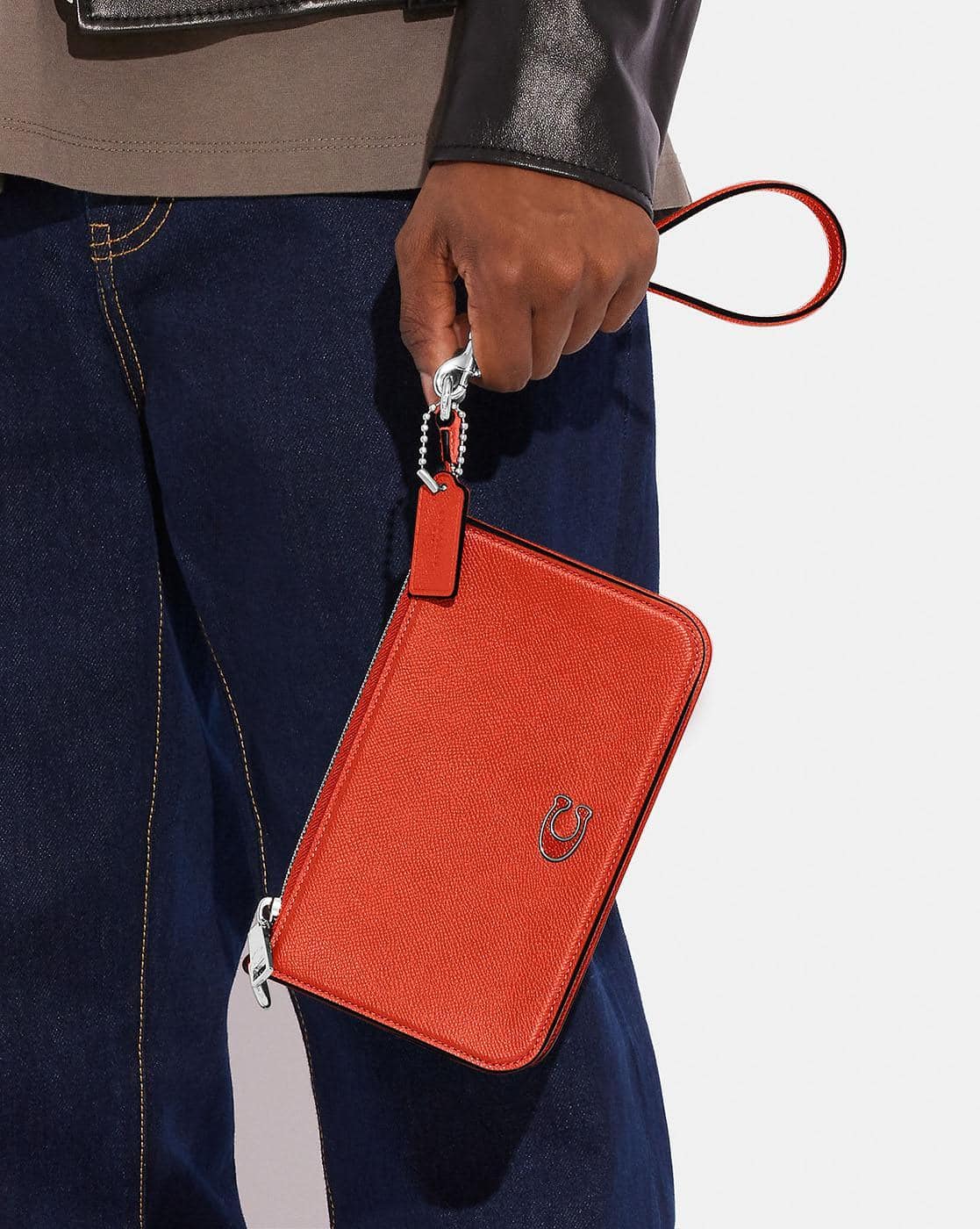 バッグ Coach Optic signature Soft Clip Pouch バッグ Coach Optic signature Soft Clip Pouch Coach Optic signature